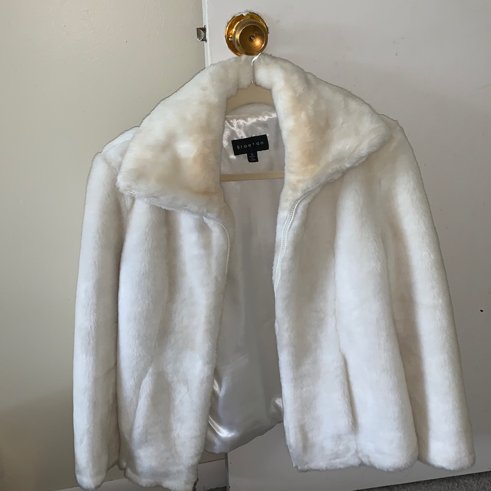 Braetan Size Small Cream Colored Faux Fur Coat